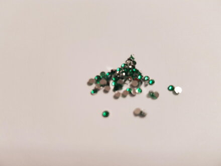 Swarovski kamienky č.2 - 20 kus - 1,5mm - tmavo zelené