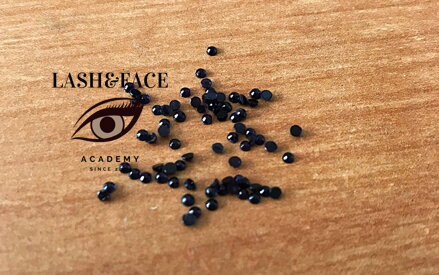 Swarovski kamienky č.12 - 20 kus - 1,5mm - čierne