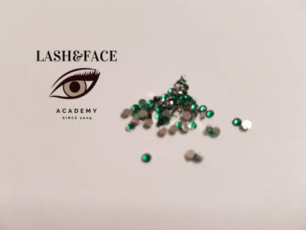 Swarovski kamienky č.2 - 20 kus - 1,5mm - tmavo zelené